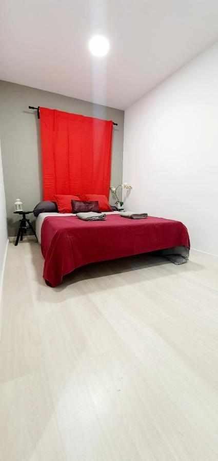 Hostal Urban Basic L'Hospitalet de Llobregat Ngoại thất bức ảnh