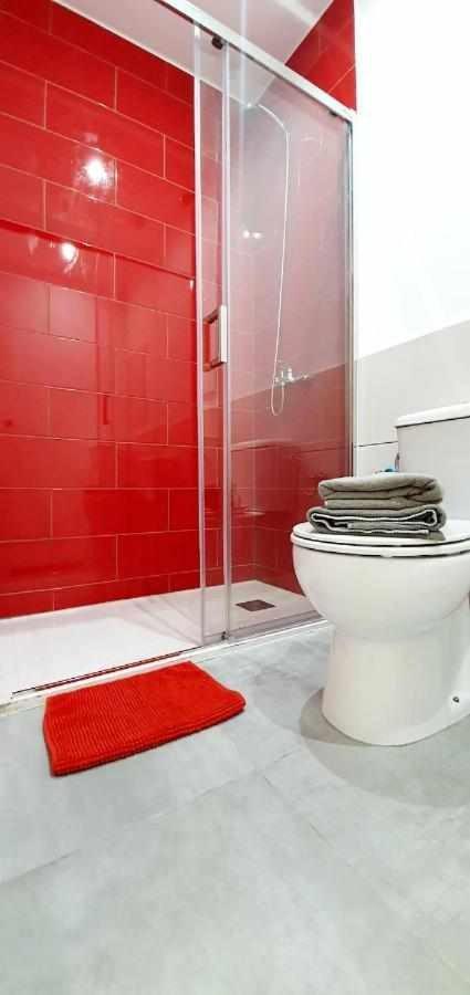 Hostal Urban Basic L'Hospitalet de Llobregat Ngoại thất bức ảnh