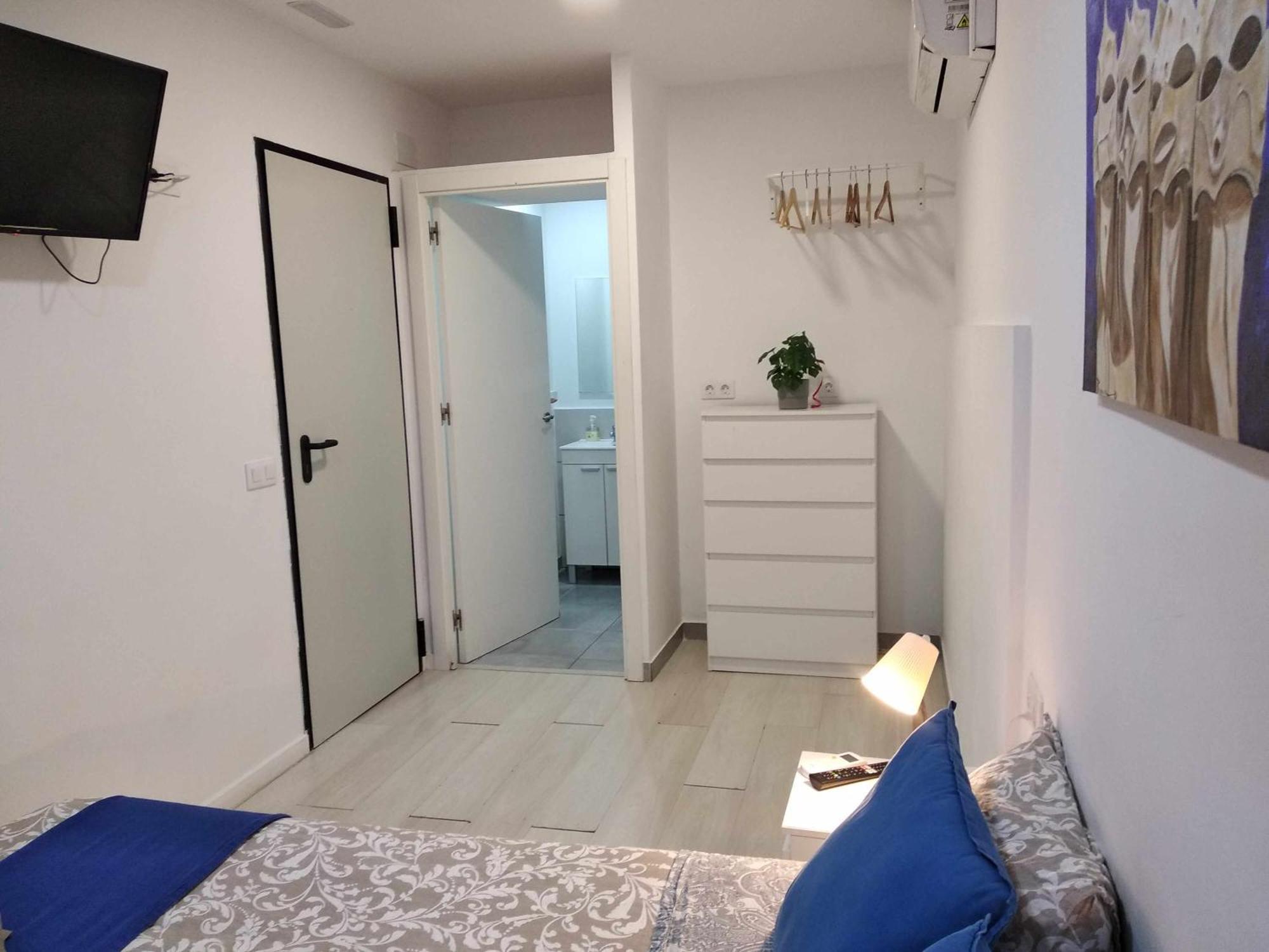 Hostal Urban Basic L'Hospitalet de Llobregat Phòng bức ảnh